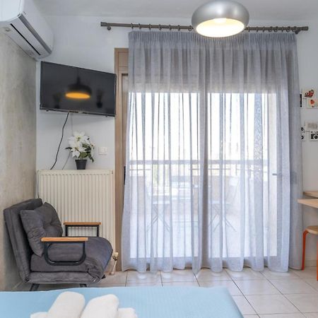 Kosmos Service Apartment Beautiful Studio 3 With Additional Cost Parking Szaloniki Kültér fotó