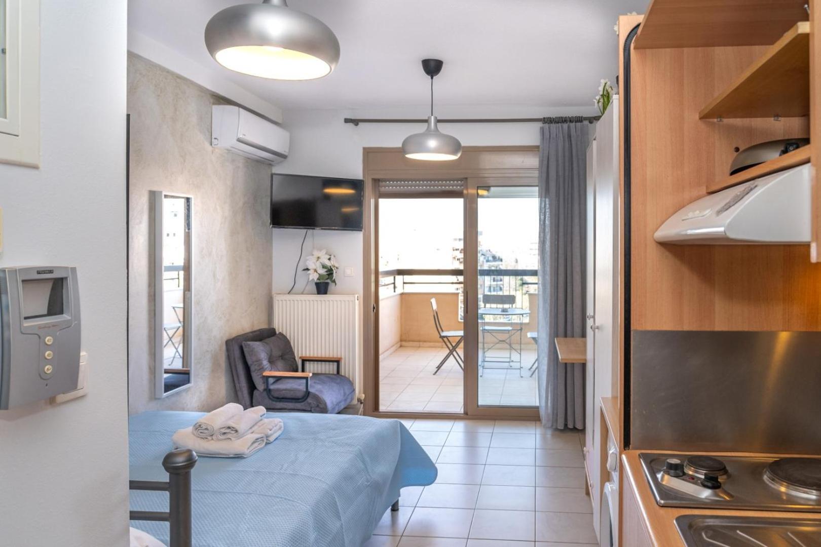 Kosmos Service Apartment Beautiful Studio 3 With Additional Cost Parking Szaloniki Kültér fotó