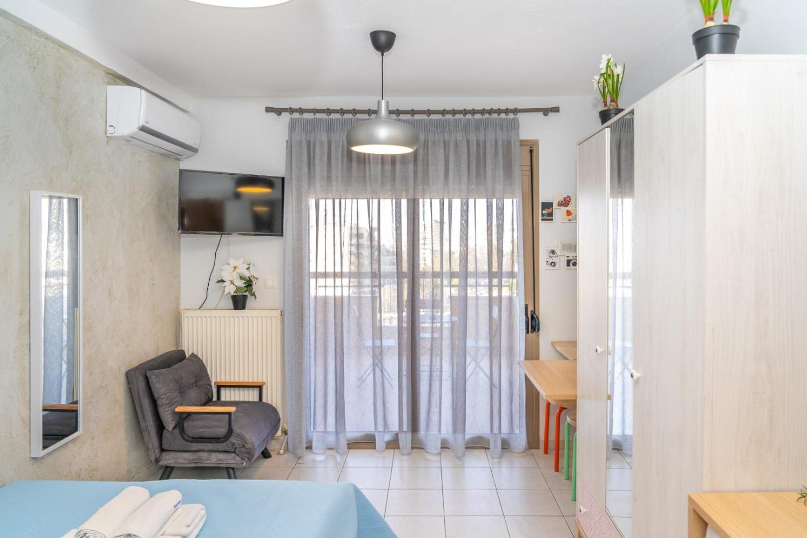 Kosmos Service Apartment Beautiful Studio 3 With Additional Cost Parking Szaloniki Kültér fotó