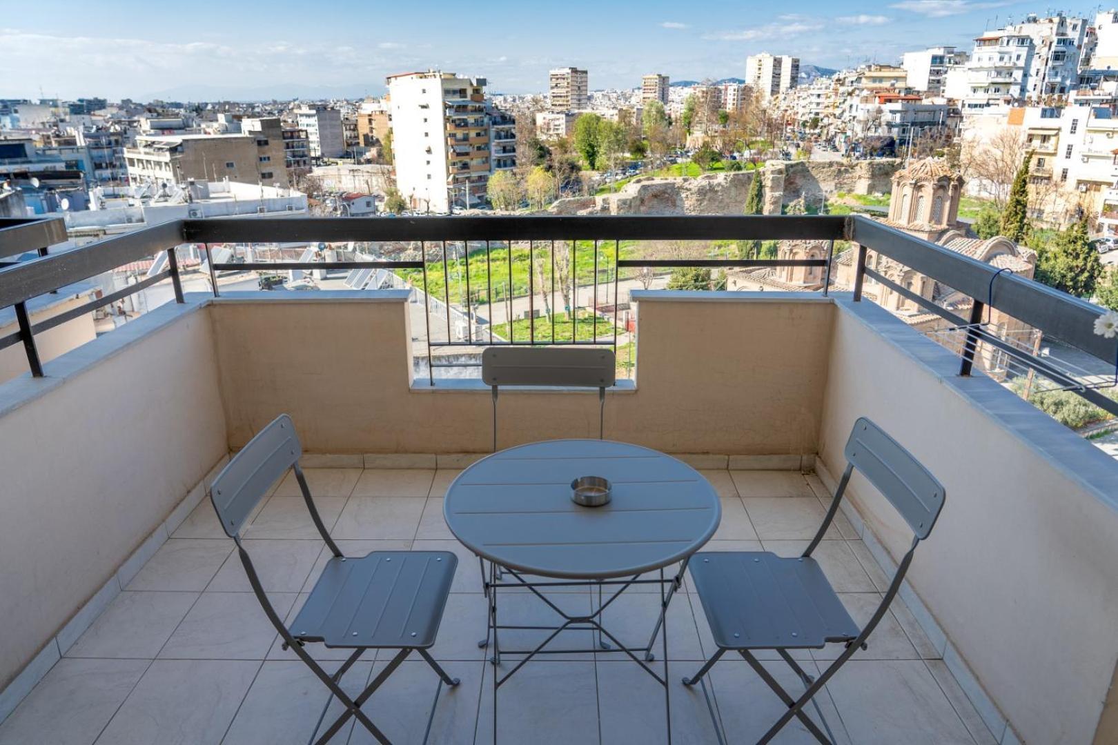 Kosmos Service Apartment Beautiful Studio 3 With Additional Cost Parking Szaloniki Kültér fotó