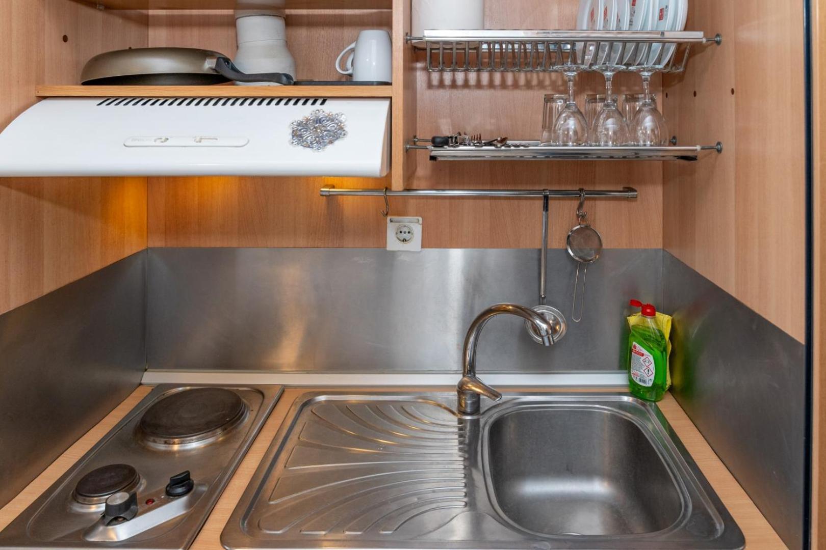 Kosmos Service Apartment Beautiful Studio 3 With Additional Cost Parking Szaloniki Kültér fotó